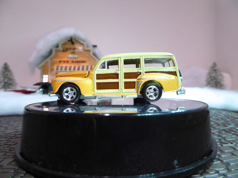 Illustration for article titled Hot Sixty 4th: Wagon Wheels Wednesday